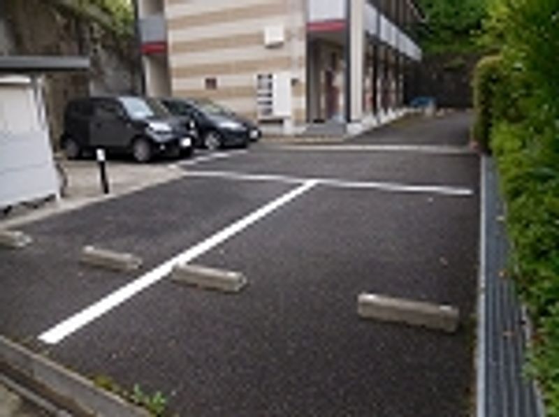 レオパレスたゆたり 駐車場