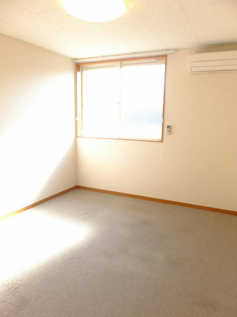 レオパレスベイラインそが 寝室