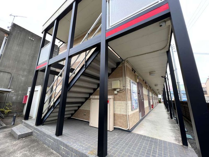 レオパレス北新博労町 エントランス