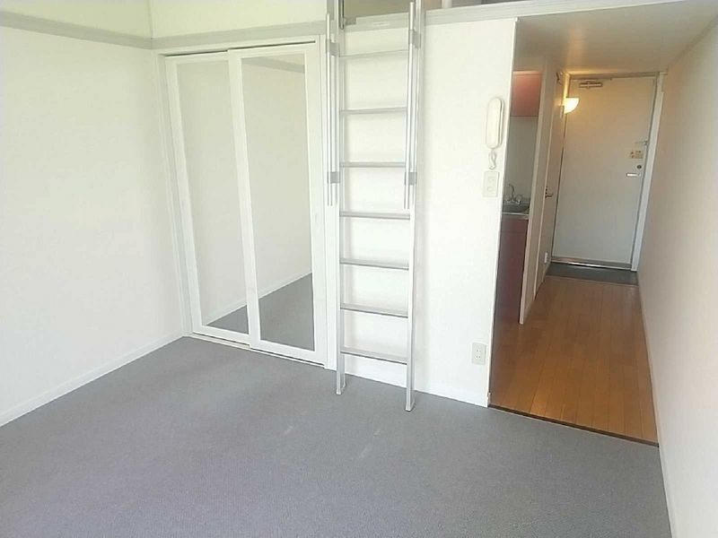 レオパレスドミール 居間