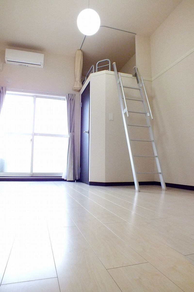 レオネクストやなぎ荘　第三 居間