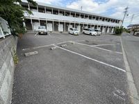 レオパレス待夢 駐車場