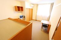 レオパレス東沖野 居間