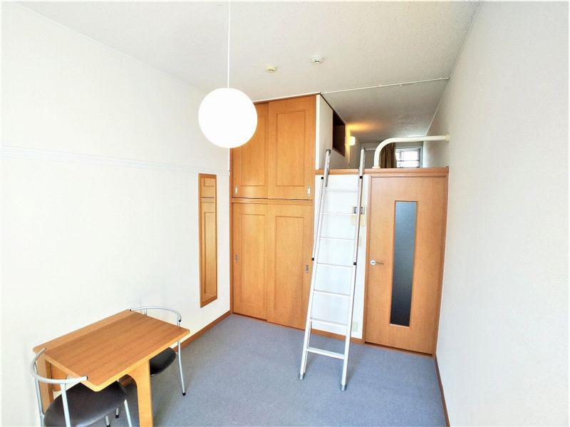 レオパレスエターナル 居間