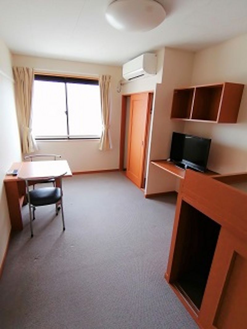 レオパレス清住 居間