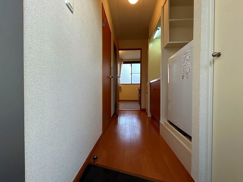 レオパレスフラワーガーデン町屋 玄関