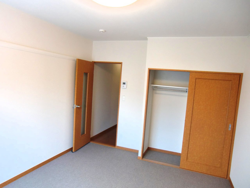 レオパレスターク 居間