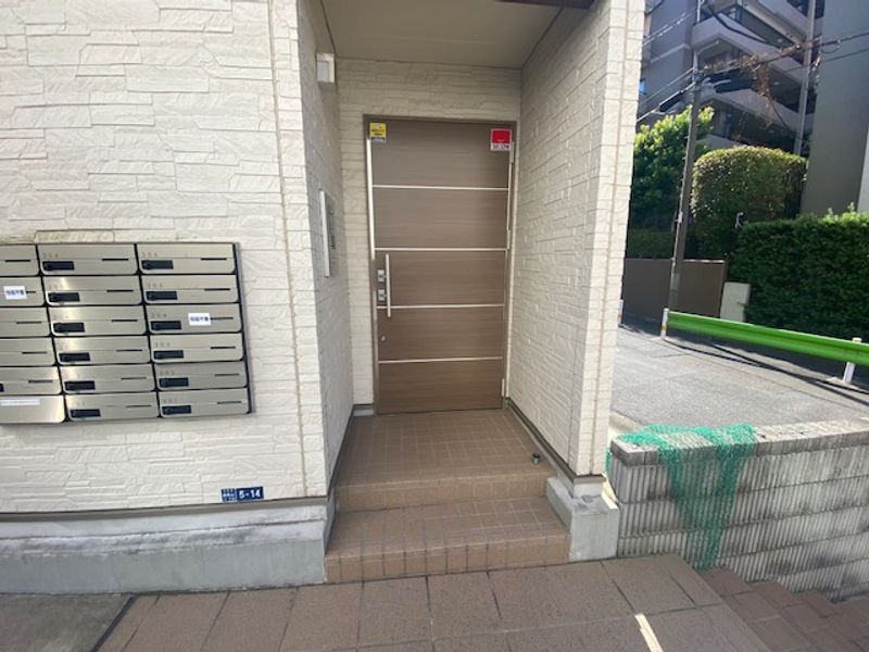 クレイノラ・プルミエール エントランス