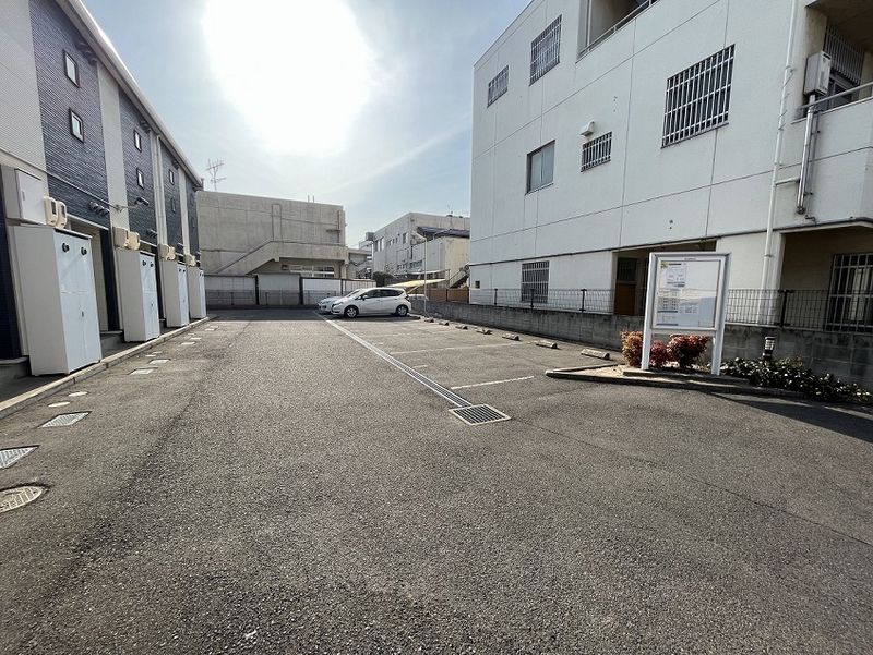 レオネクストコンフォート草戸 駐車場