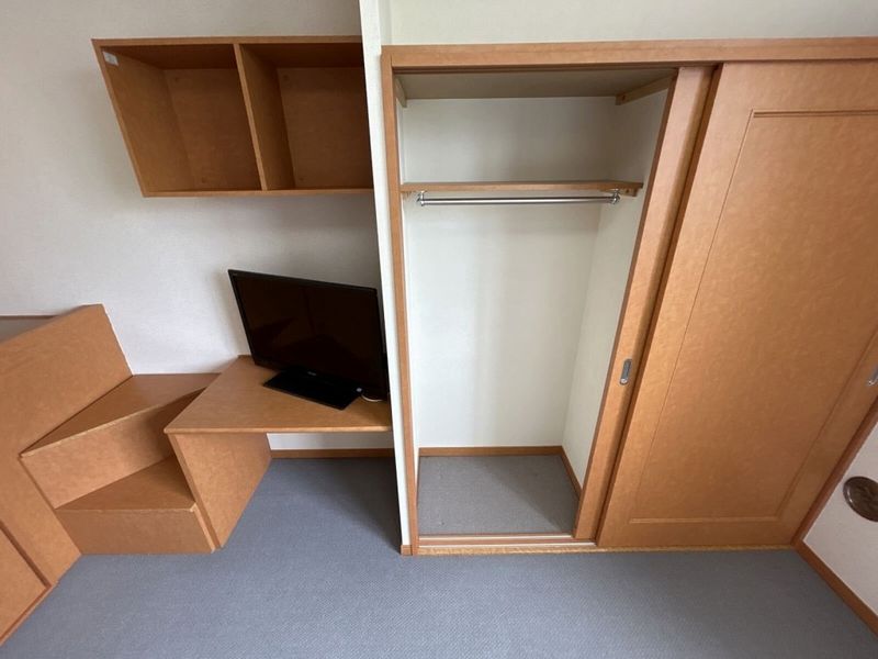 レオパレスハウゼブリューヘン 収納