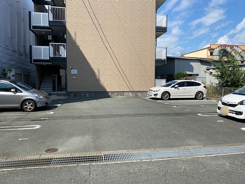 レオパレスグランディール 駐車場