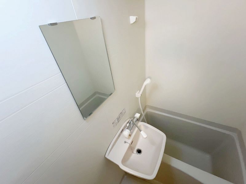 レオパレスワカタケ 洗面台