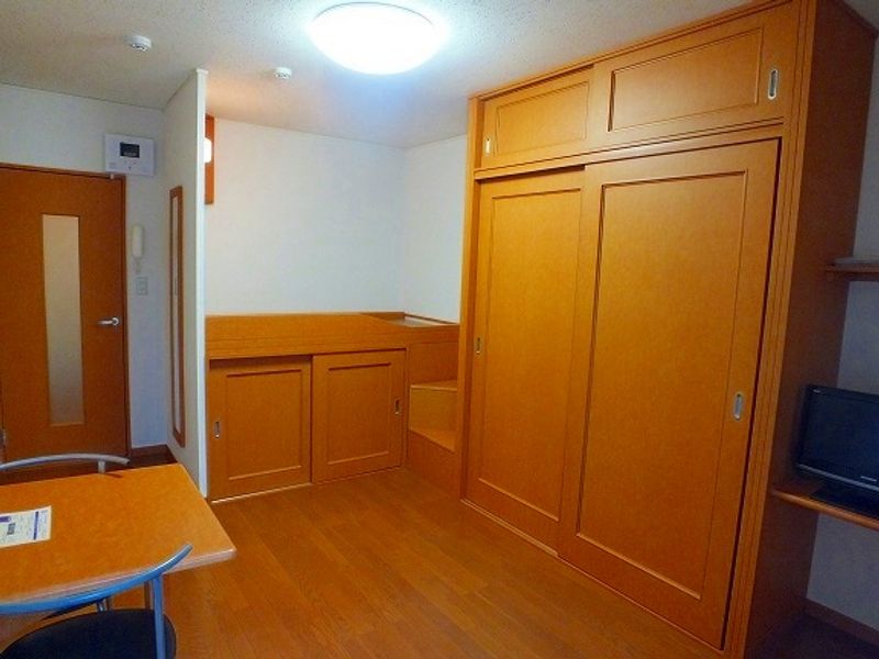 レオパレスＩＢＩＳ 居間