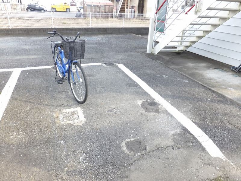 レオパレスラークスパー玉村 共用部分