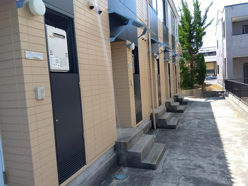 レオパレス吉原 玄関