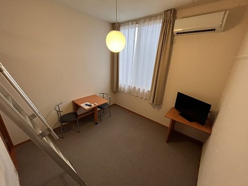 レオパレスミツマツⅦ 居間