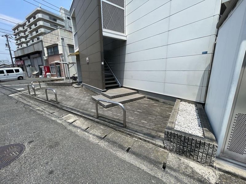 レオパレスラ・ホーレ エントランス