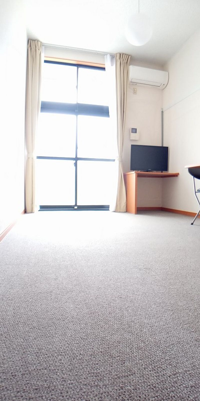 レオパレスパタータ 居間