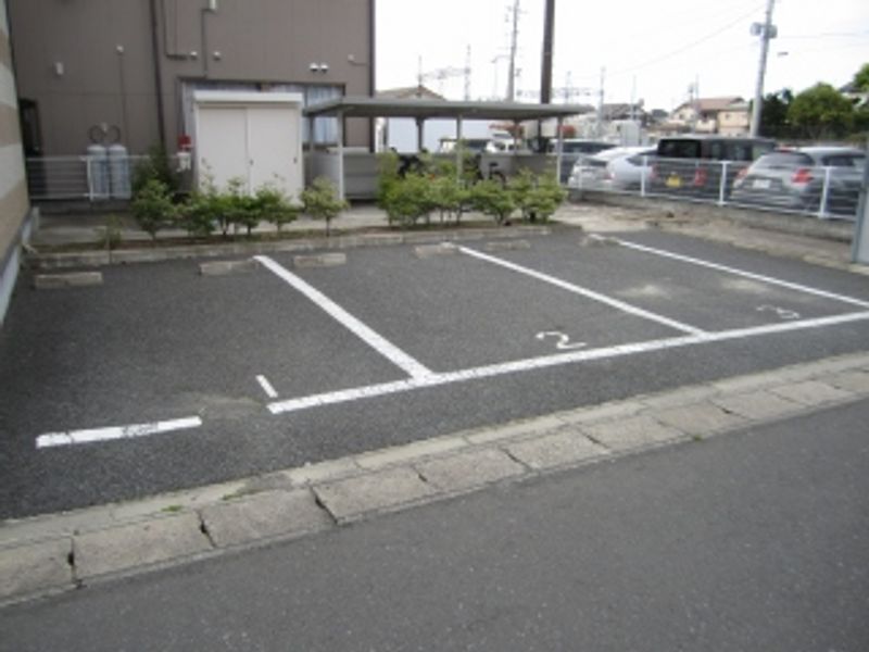 レオパレスディア　コート　５ 駐車場