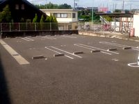 レオパレスフィールド中根 駐車場