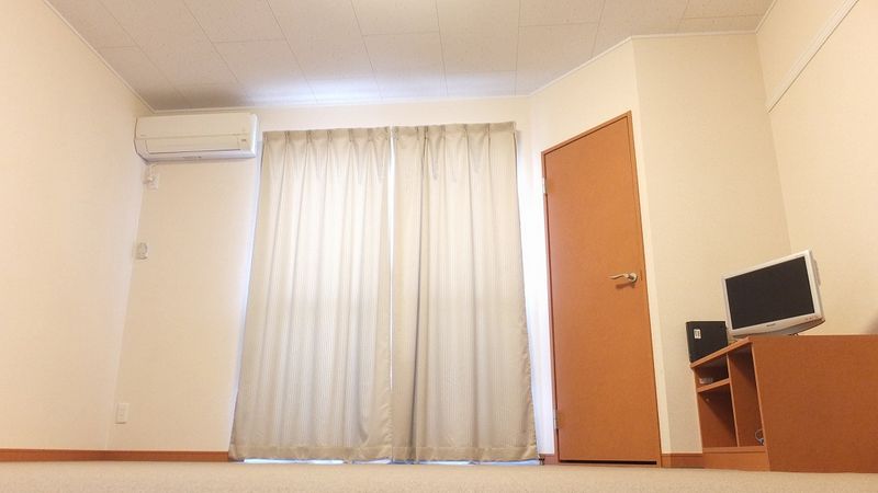 レオパレス吹上ヒルズ 居間
