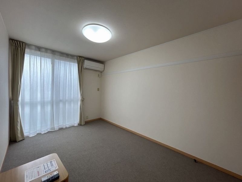 レオパレスプチパレＫ 居間
