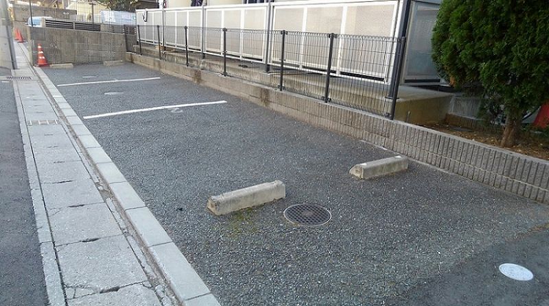 レオパレスソフィア　壱番館 駐車場