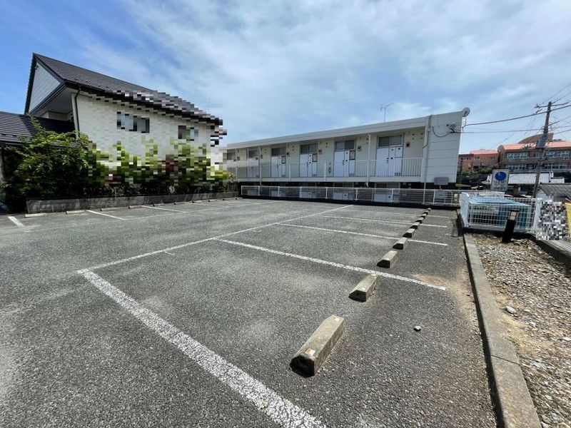 レオパレスサンヒダカ 駐車場