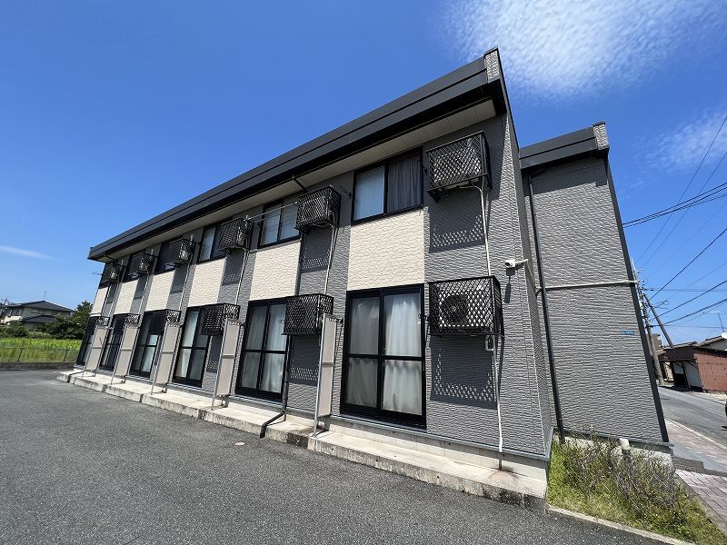レオパレスリバーサイド 外観
