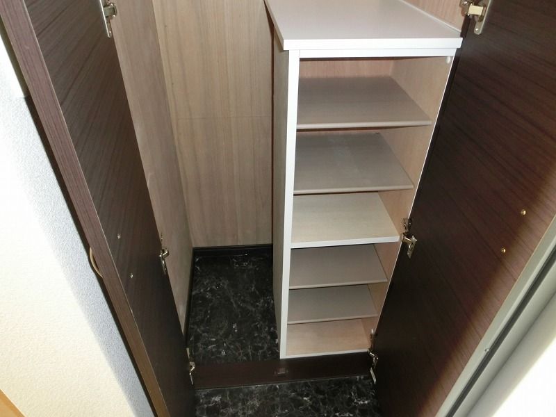 レオネクスト美樹 玄関