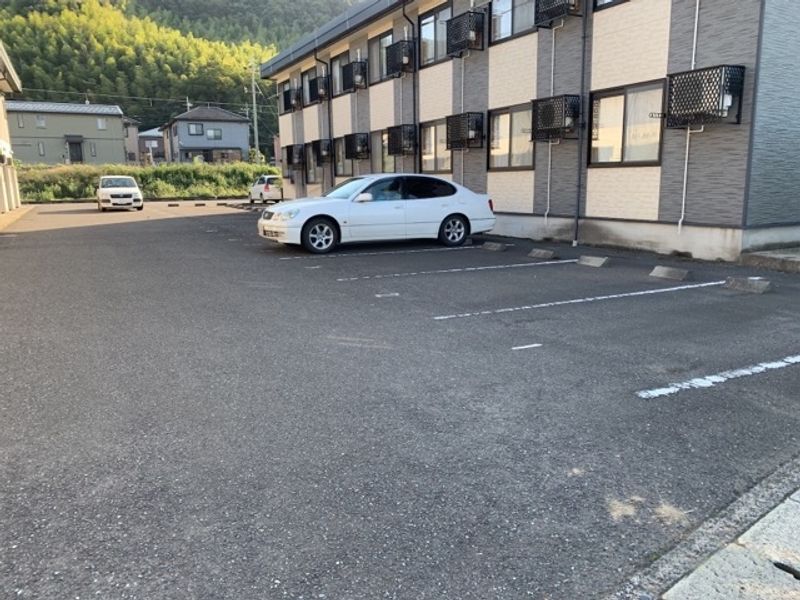 レオパレスシーサイドパルⅡ 駐車場