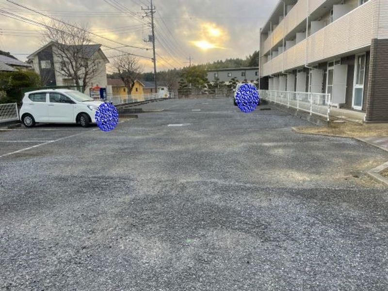 レオパレスエンプレッサー 駐車場