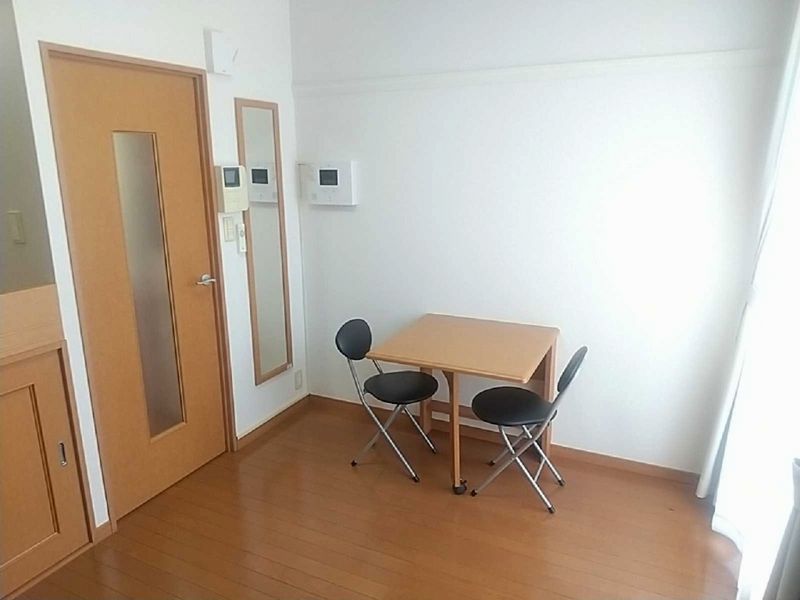 レオパレスプランドール 居間