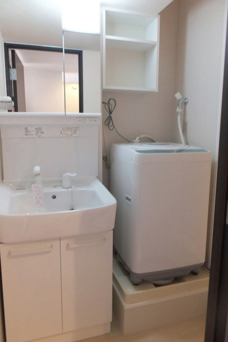 LEONEXT Plum West 세면실