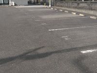 レオパレスジェイエム１８国府 駐車場