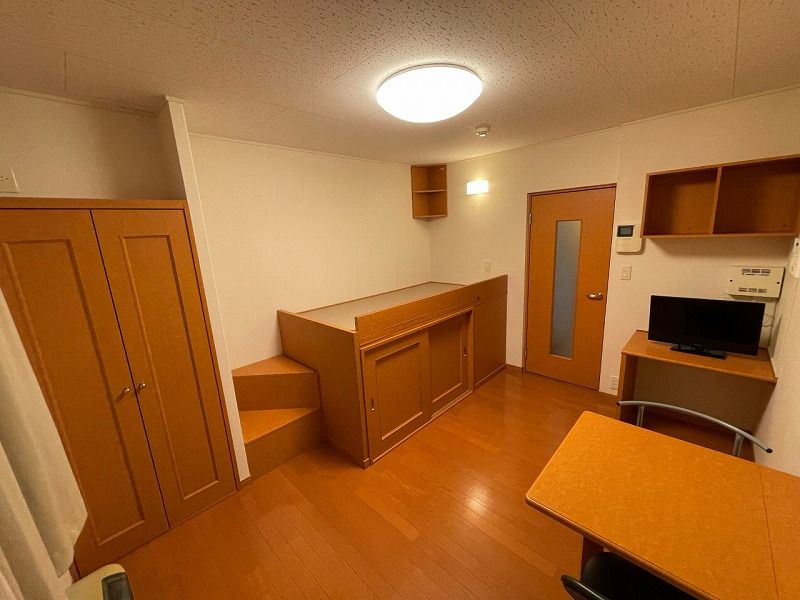 レオパレスウトナイ 居間