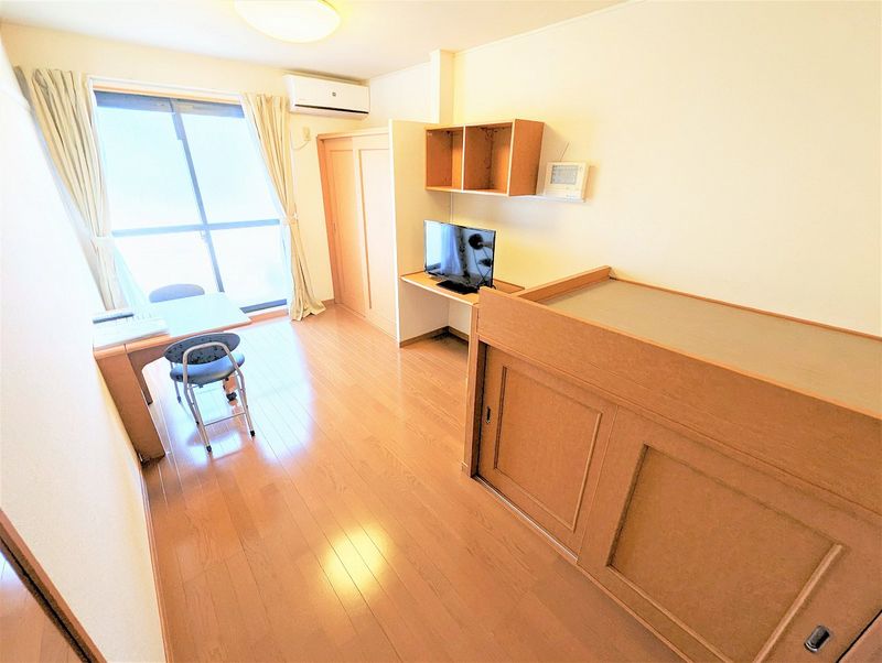 レオパレス住吉ヒルズ 居間