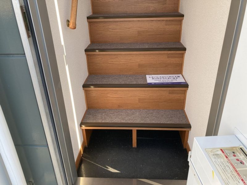 レオパレス瀬波 玄関