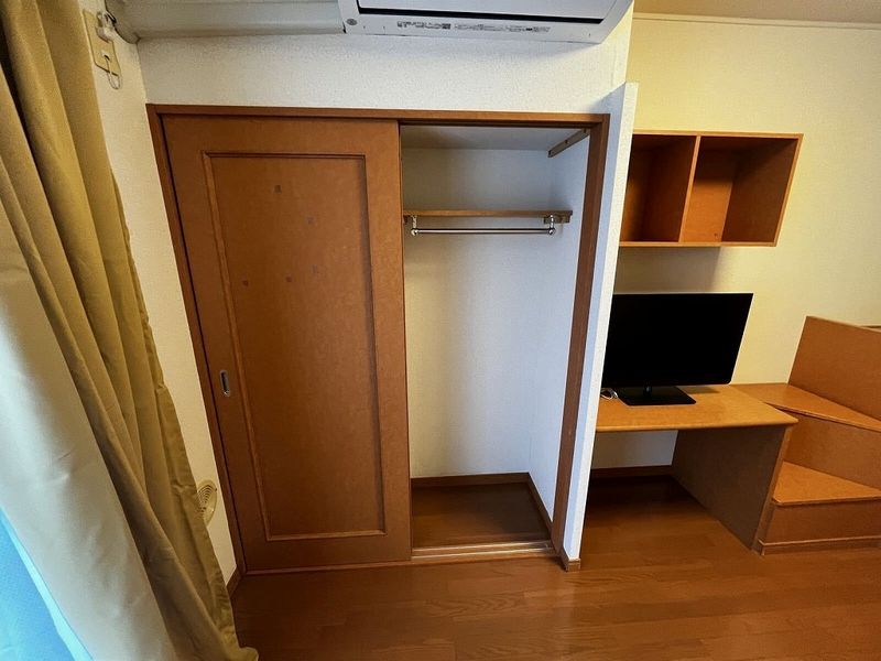 レオパレスコレマサ 収納