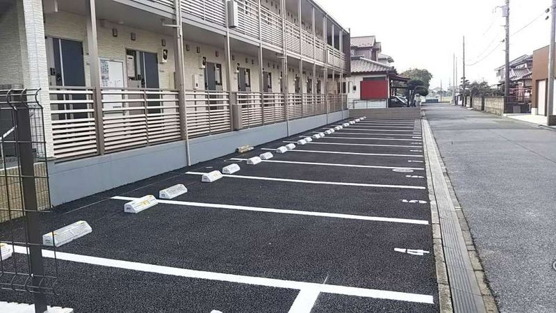 クレイノあんてれっせ 駐車場