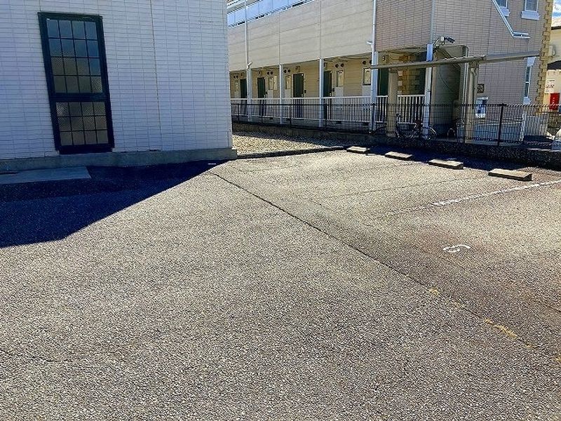レオパレスヴェール 駐車場