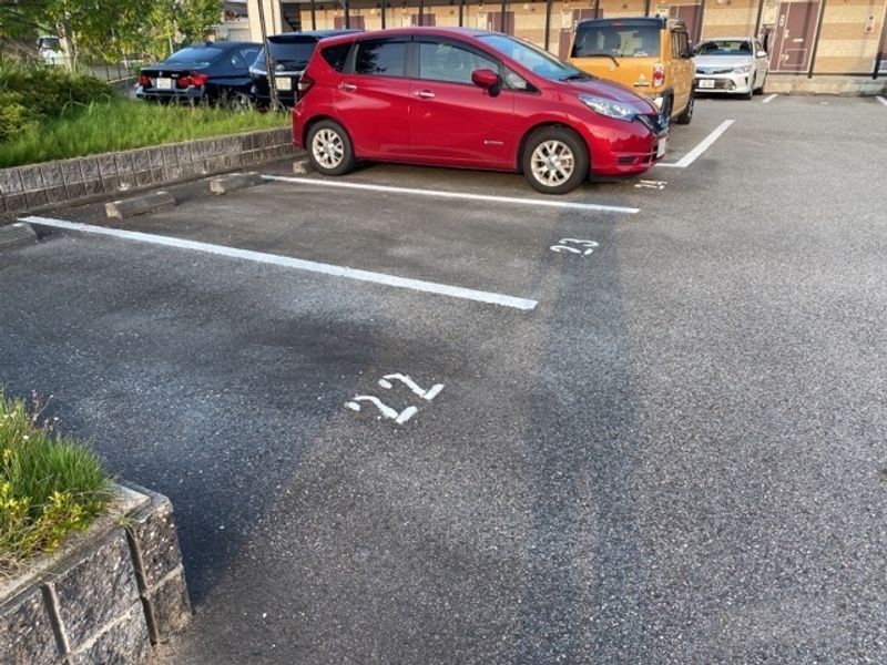 レオパレスルーエンハイム 駐車場
