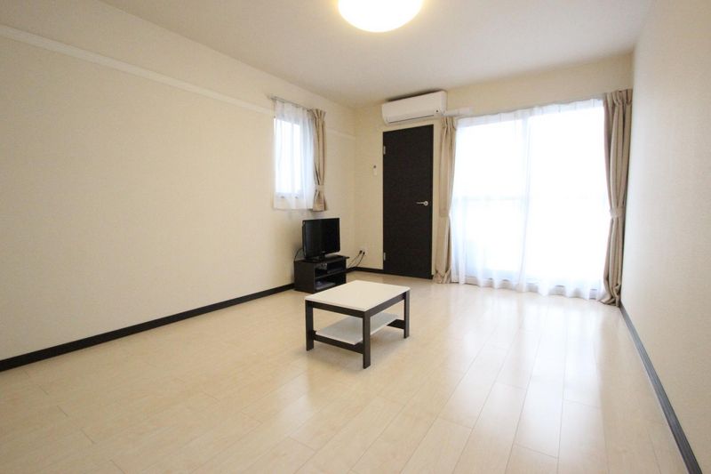 レオネクスト東二島 居間