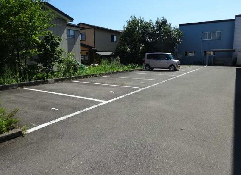 レオパレスサンパーク白金 駐車場