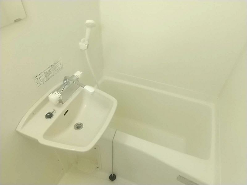 レオパレスグランパルク小柳 風呂