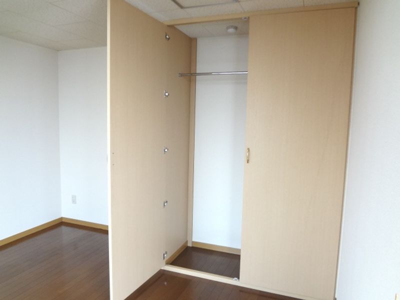 レオパレスプランドールⅡ 収納