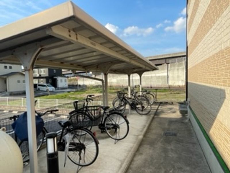 レオパレス結 駐車場