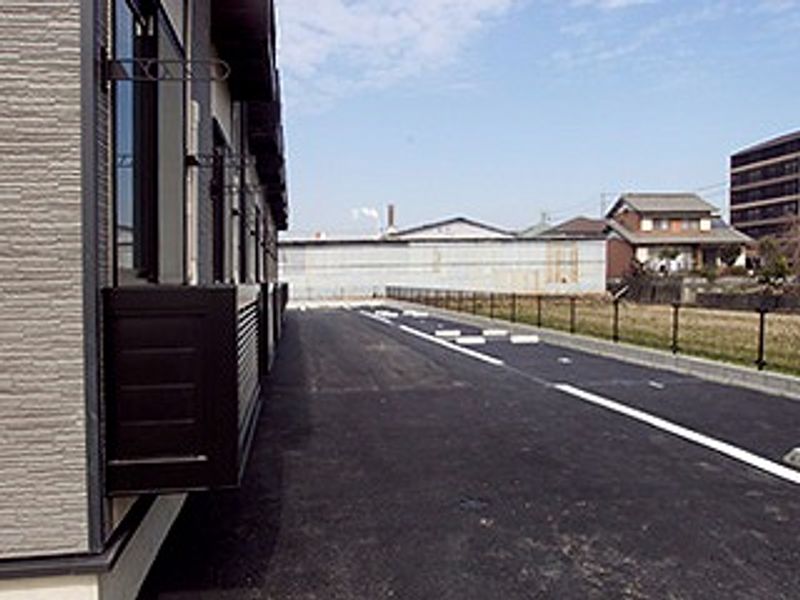 レオパレスヴィラ　アルシオーネ 駐車場