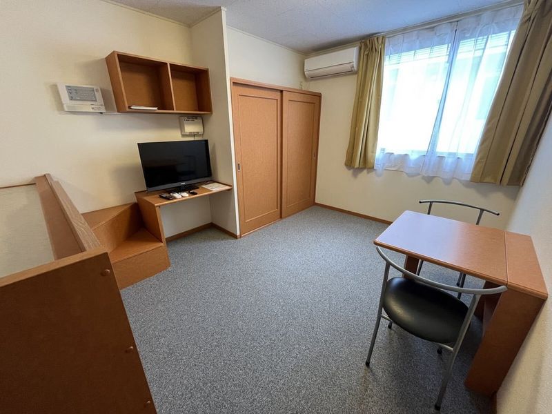 レオパレスヴェルデ 居間