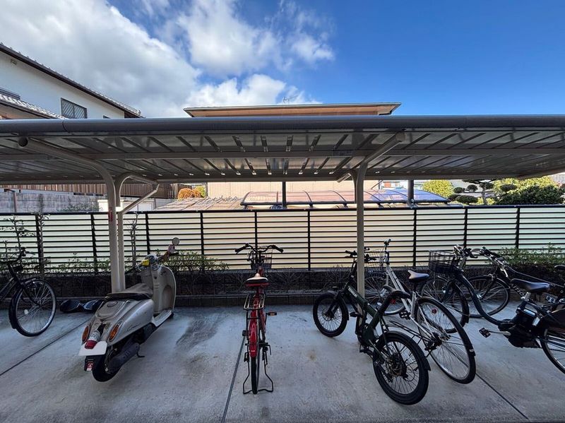 レオパレスセリバテール仁川 共用部分